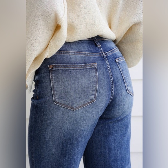 Judy Blue Look at Me Now High Rise Vintage Wash Crop Wide Leg Jeans - Picture 4 of 9